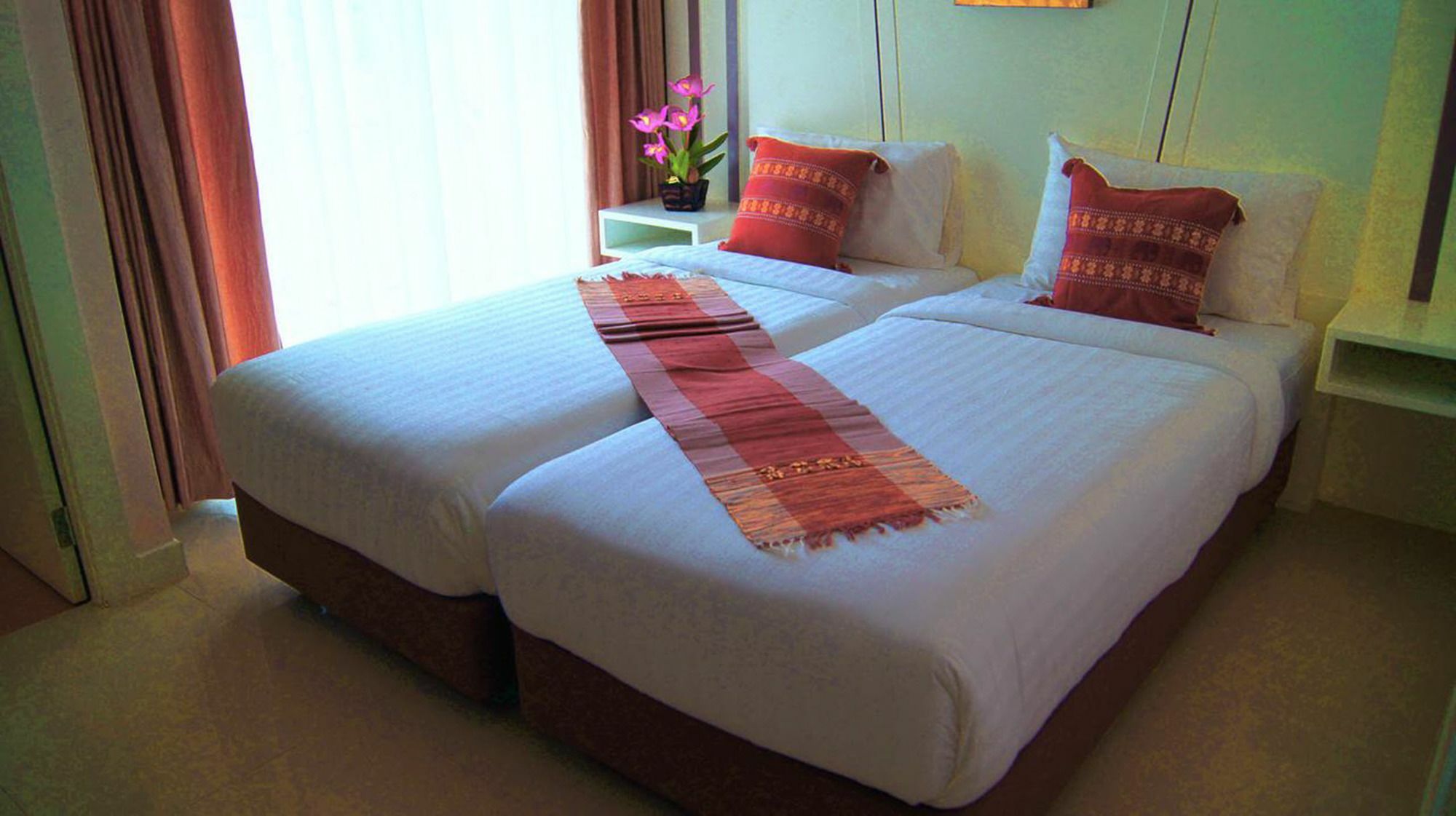J Sweet Dream Boutique Hotel Phuket Patong Extérieur photo